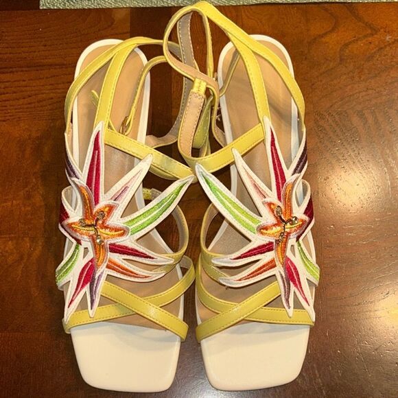 EXE LUISA Block Heel Sandals(Size 39) - Picture 4 of 10